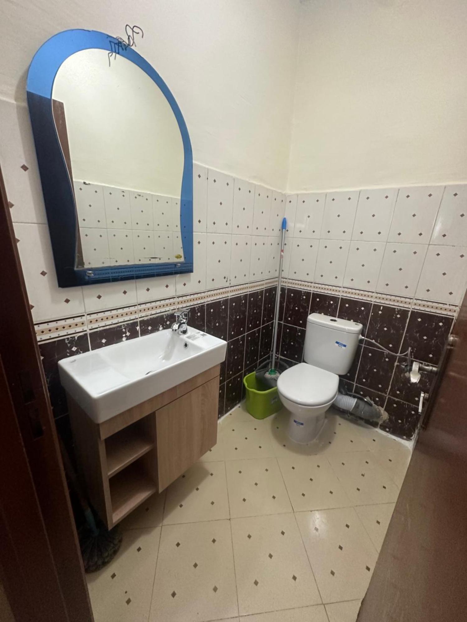 Flat Close To Airport 公寓